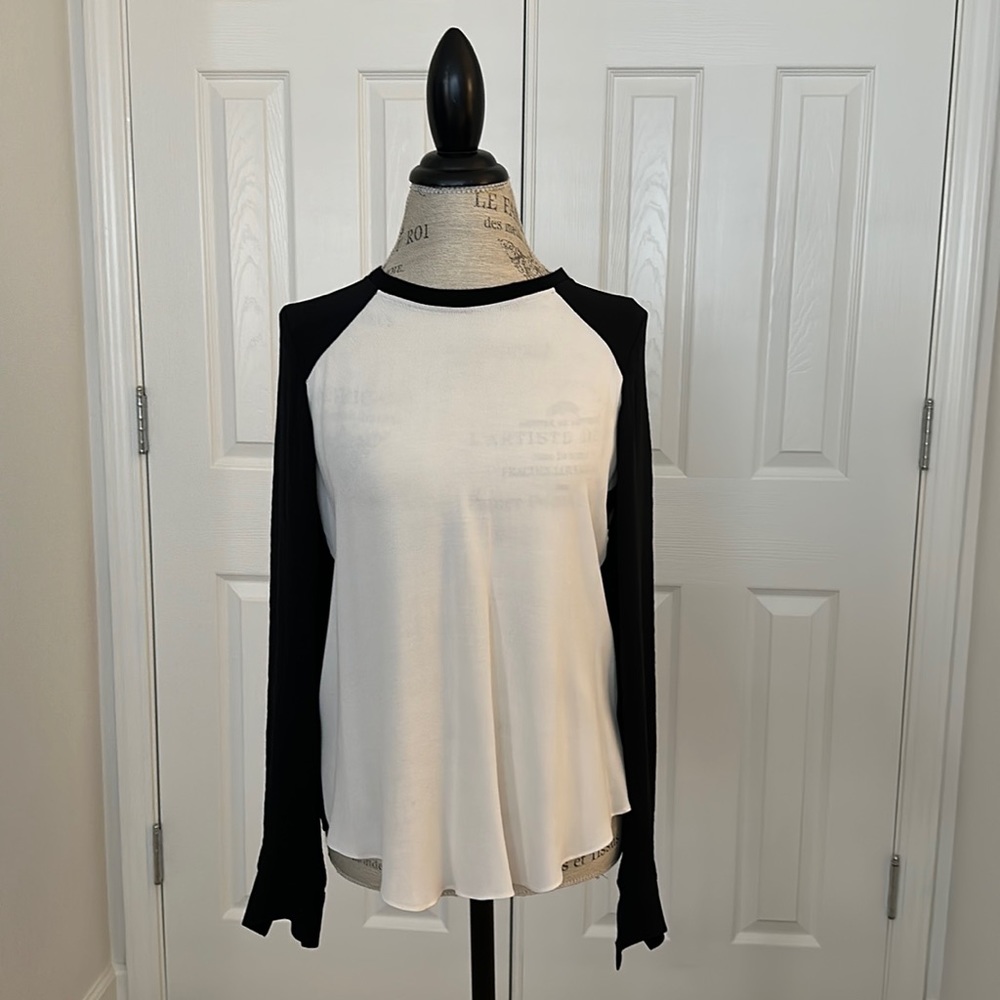 Rebecca Taylor color block top in black and crème. Size 6